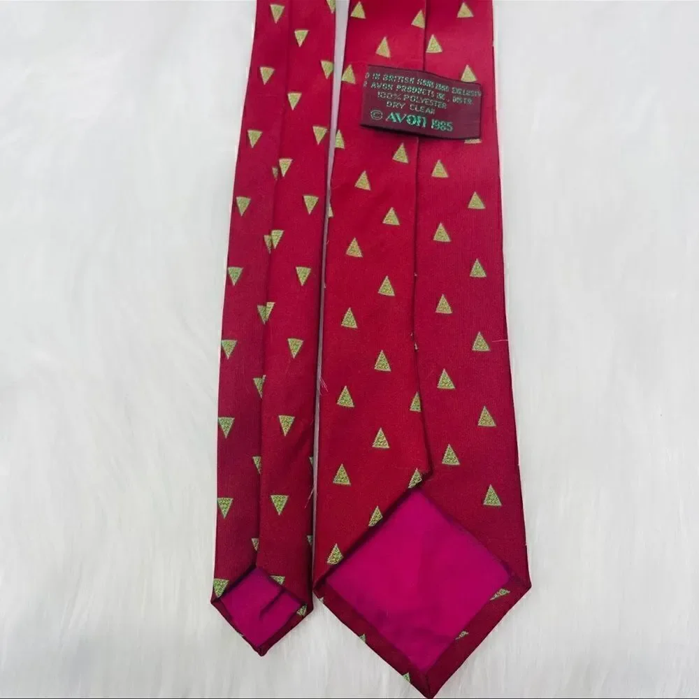 Avon Vintage 1985 Men's Holiday Maroon Necktie with Christmas Tree Print Tie